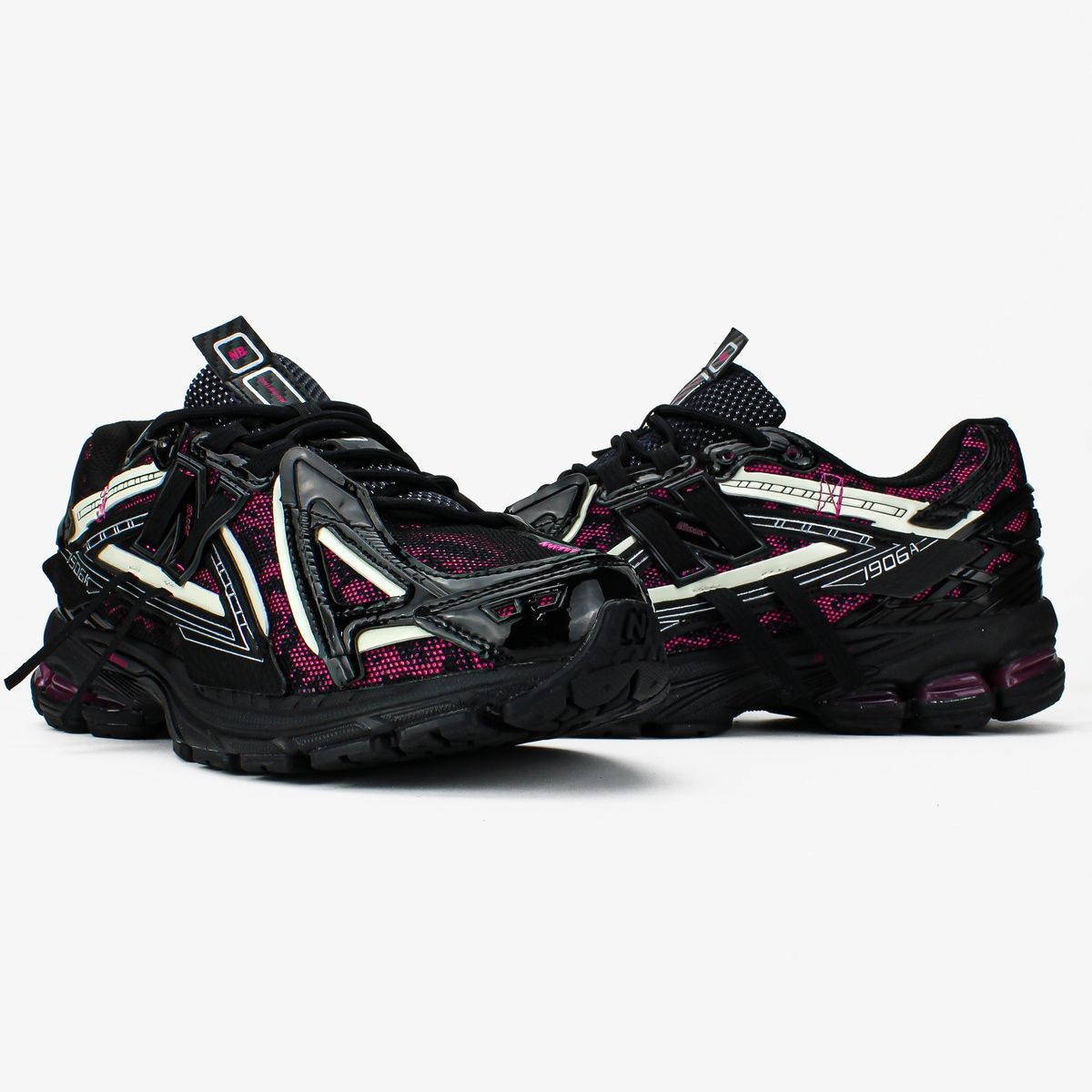 Кросівки New Balance 1906A "Black Dragon Berry" 404 фото