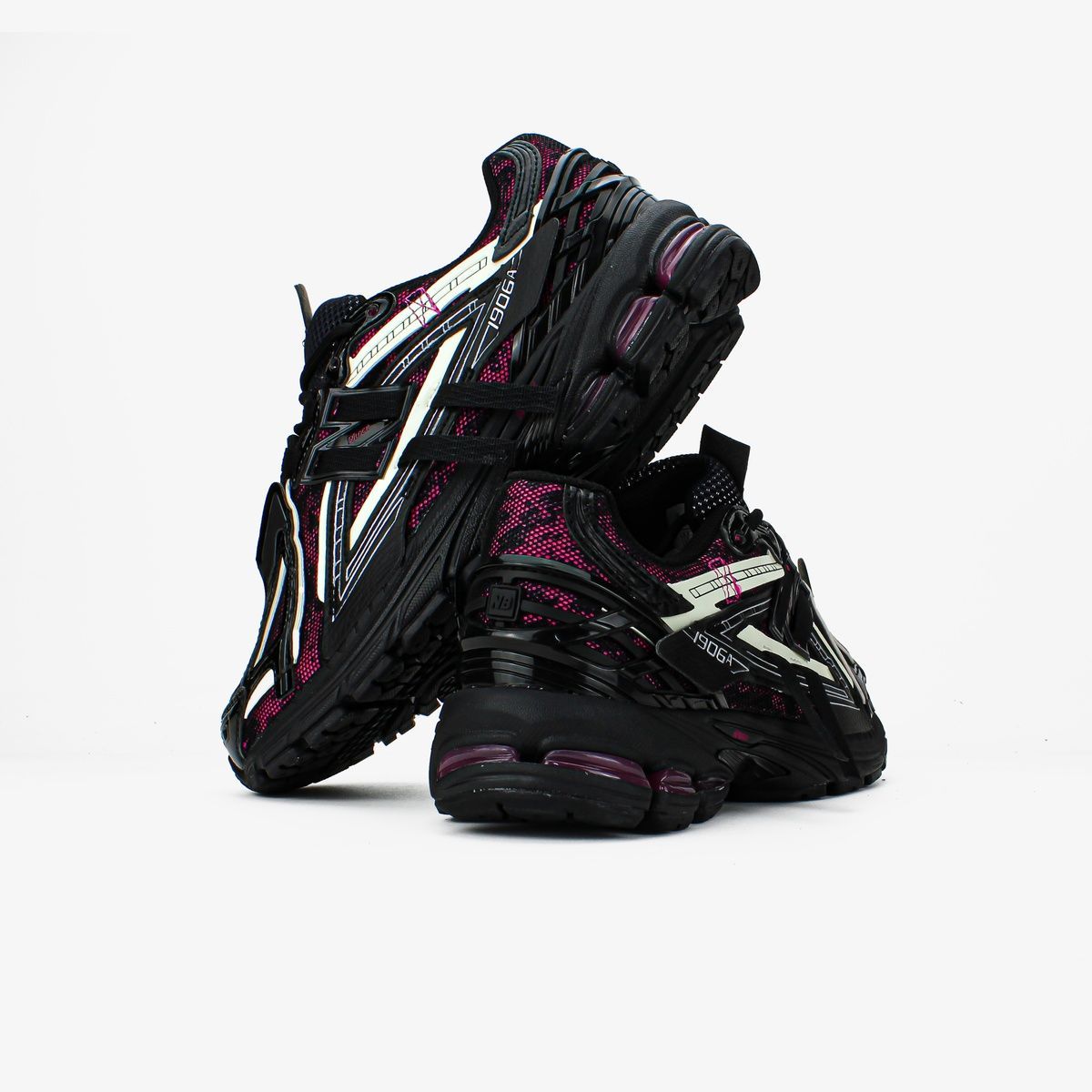 Кросівки New Balance 1906A "Black Dragon Berry" 404 фото