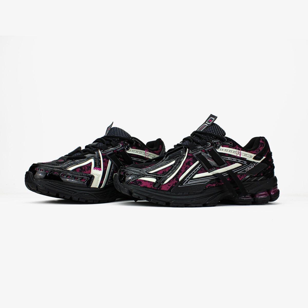 Кросівки New Balance 1906A "Black Dragon Berry" 404 фото