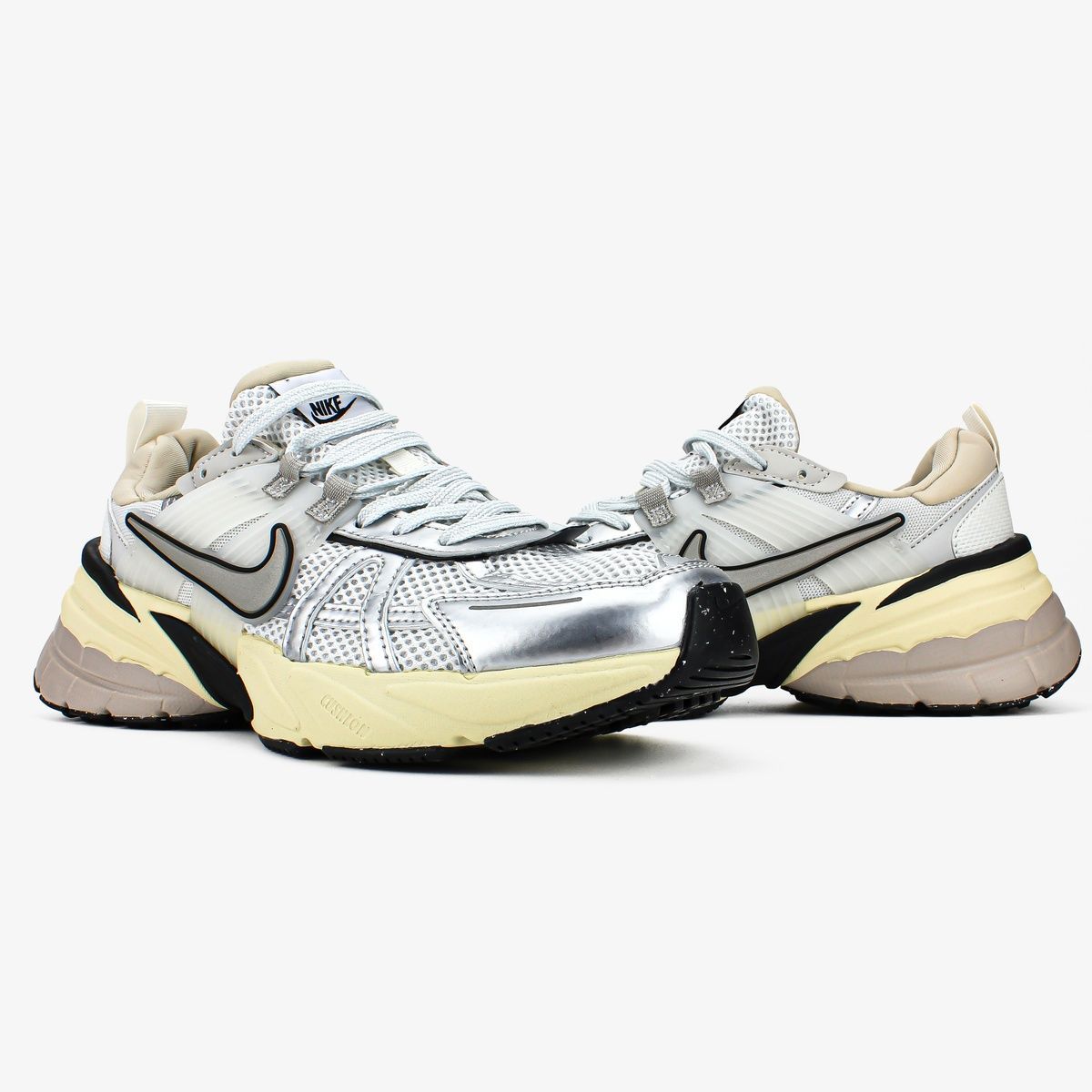 Кросівки Nike V2K Run Pure Platinum "White Metalic Silver" 0289 фото