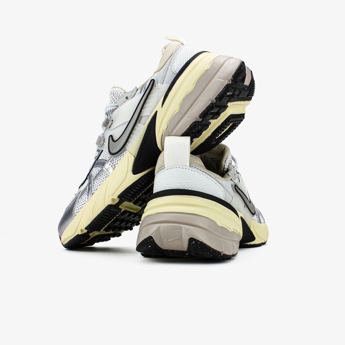 Кросівки Nike V2K Run Pure Platinum "White Metalic Silver" 0289 фото